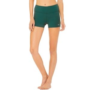 ALO Yoga Airbrush Short | Tourmaline
